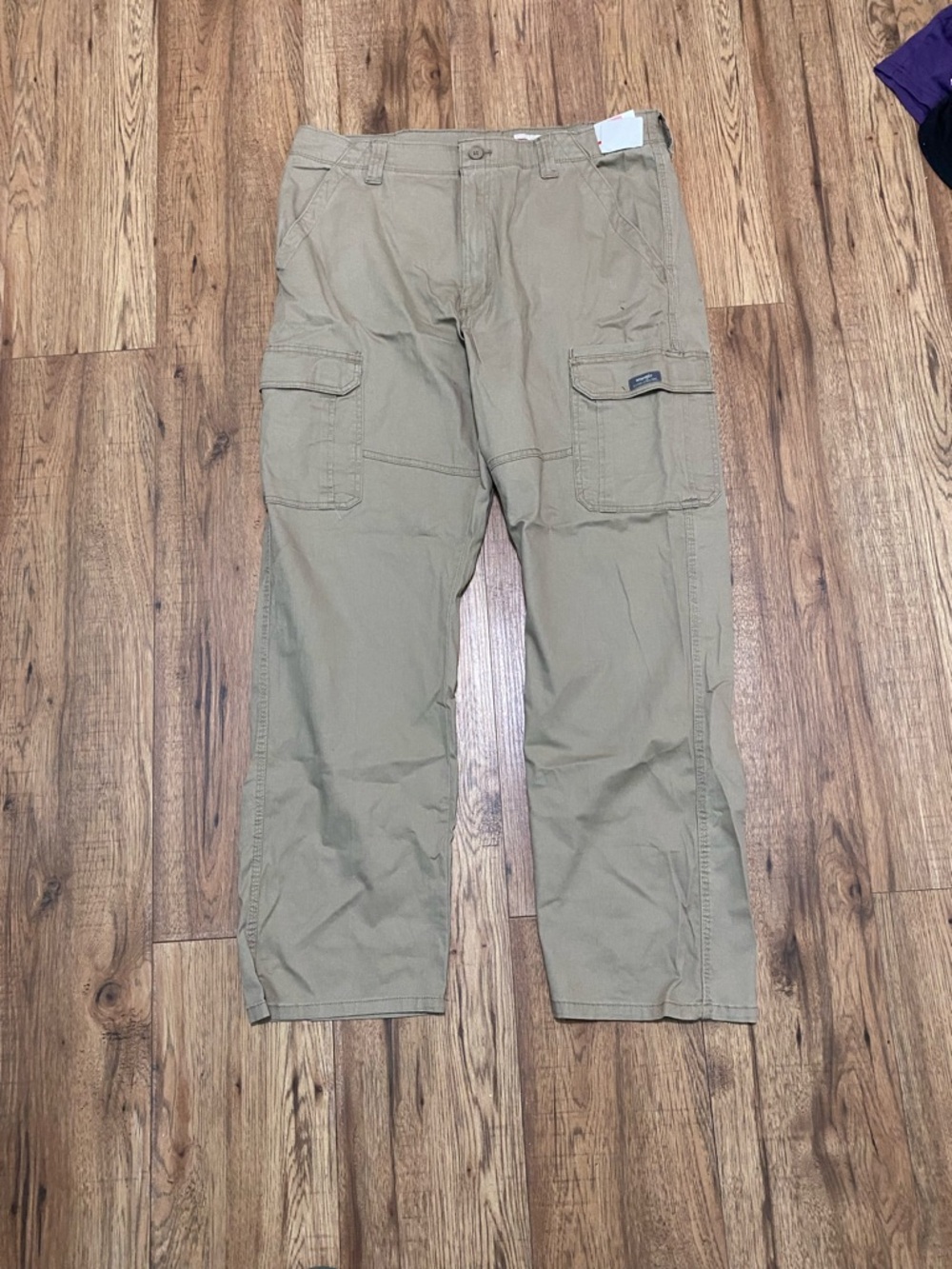 Men's Cargo Pants in Khaki -